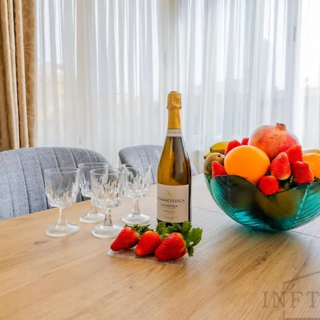 Inftour Apolo Iii Atico Apartment