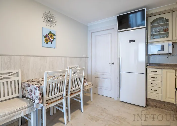 Inftour Apolo Iii Atico Кальпе